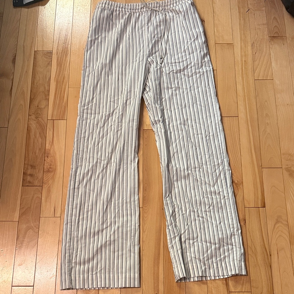 Zara Women's Black and White Striped Straight Leg Pants